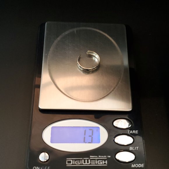 Size 4.25 925 Sterling Silver Tribal Pattern Rustic Toe Ring - Picture 6 of 6